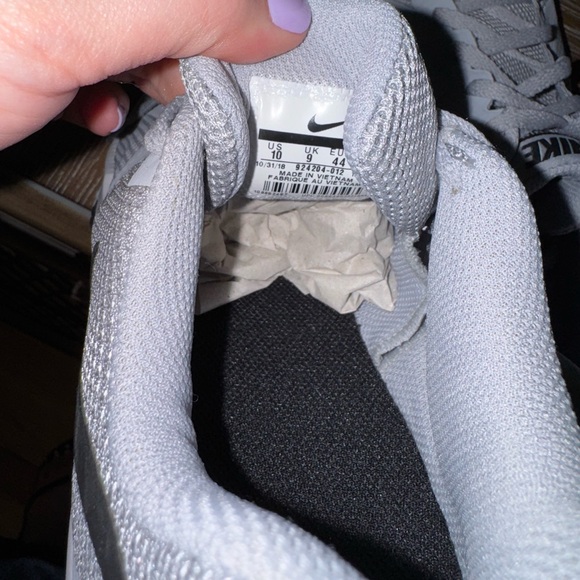 NIKE mens training sneakers size 10 NWOT - Picture 5 of 7